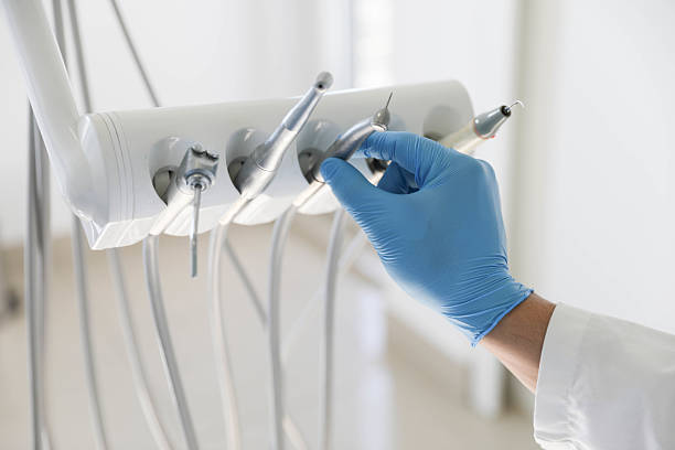 Professional Emergency Dentist technician working in San Mateo, CA